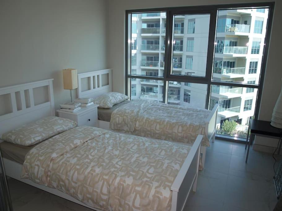 Elegant And Comfortably Furnished 2Brh Apartment In A Quiet Area! Dubai Buitenkant foto